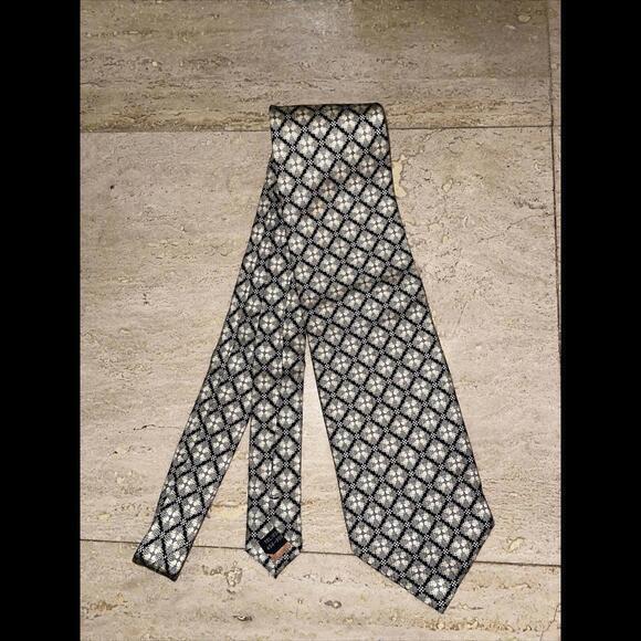 Guy Laroche Silk Tie Geometric diamond‎ - Picture 1 of 3
